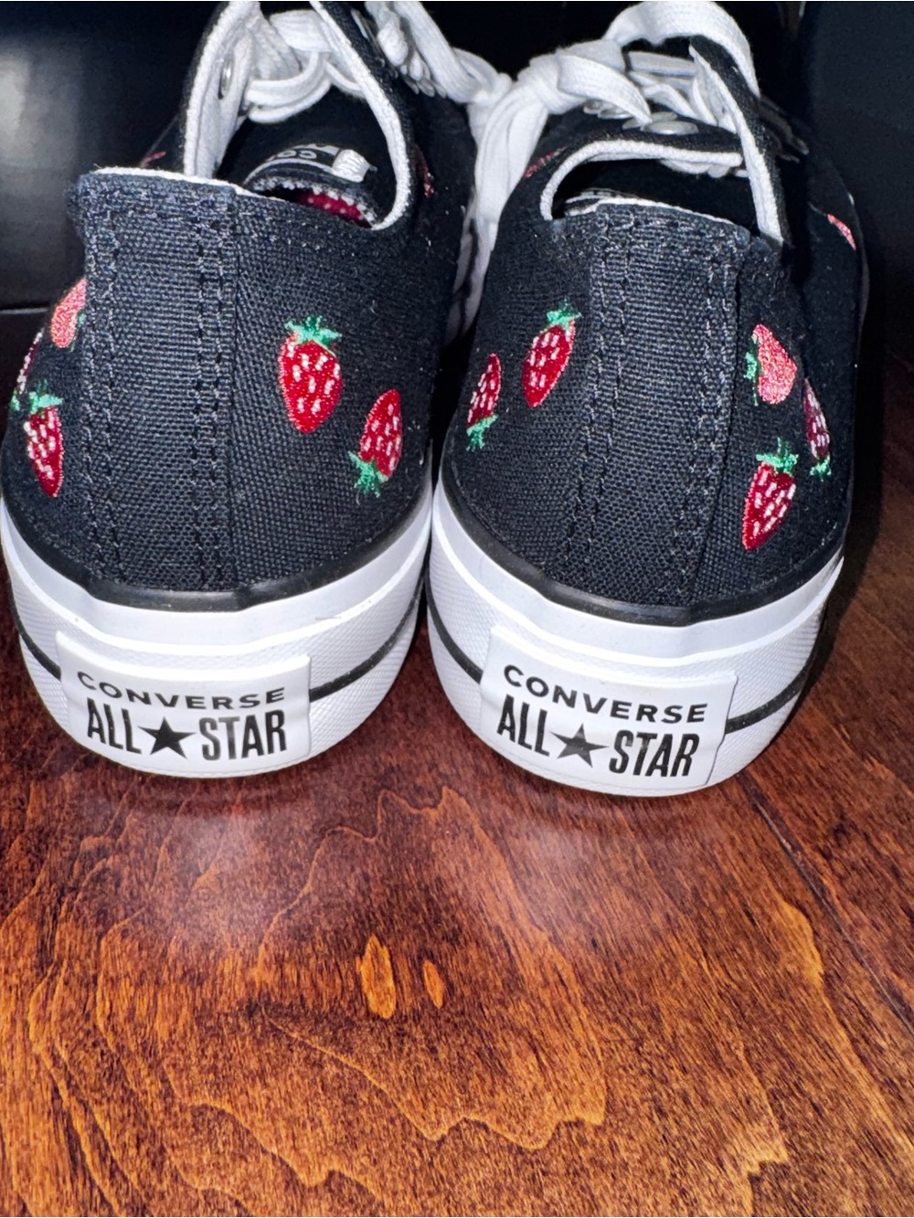 New cute Converse Chuck Taylor Low-Top Sneakers with Strawberry Embroidery - Picture 4 of 5